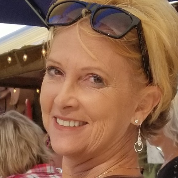 Meet your Posher, Cheryl - Picture 1 of 1